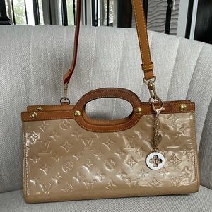 Louis Vuitton Vernis Beige Shoulder Crossbody